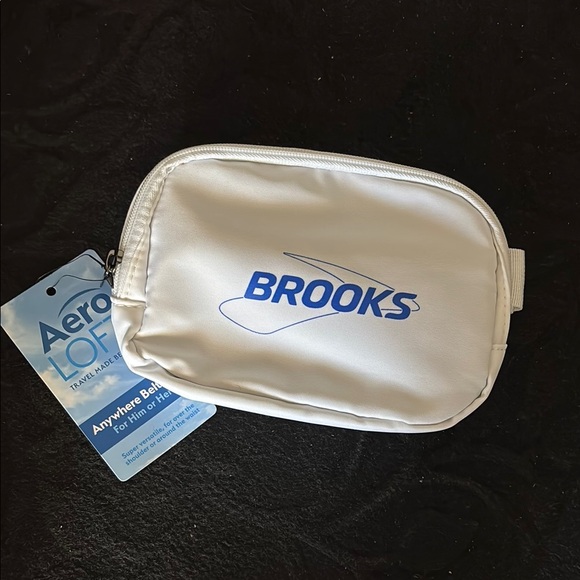 NWT Brooks x AeroLOFT Anywhere Belt Bag for Him or Her - Picture 1 of 8